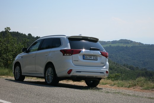 מיצובישי אאוטלנדר PHEV מיצובישי אאוטלנדר PHEV